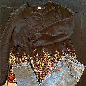 Old Navy floral peplum long sleeve blouse sz small